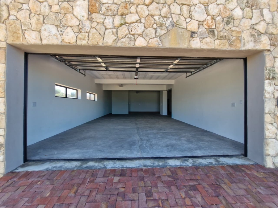 5 Bedroom Property for Sale in Stilbaai Oos Western Cape